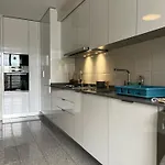 Garden View Premium & Smart Tv Авейру